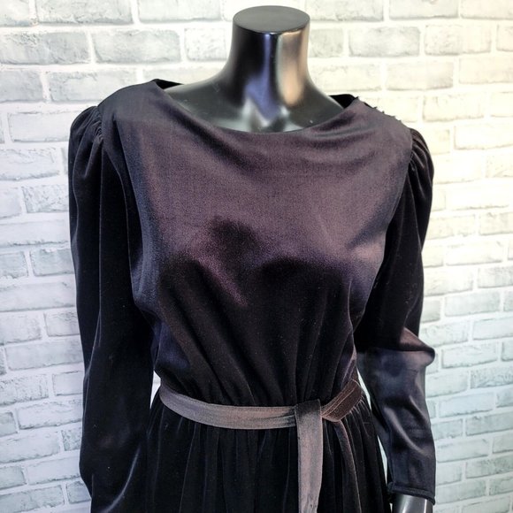Vintage 70s 80s J.M. II Womens M Black Velour Holiday Long Sleeve Cocktail Goth - Picture 2 of 10